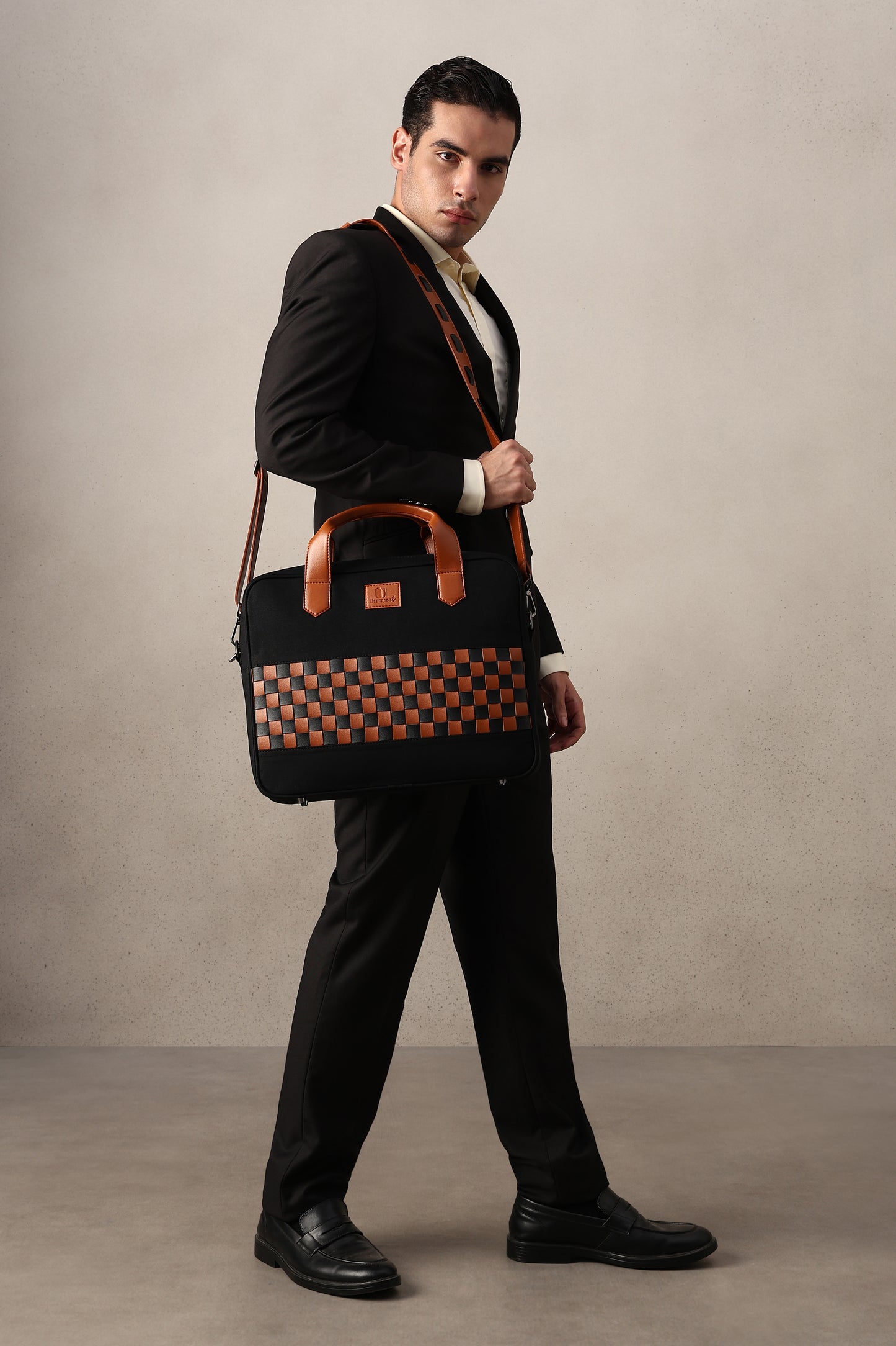 Zen Centre - Ebony Ember | Laptop Bag / Messenger Bag - Überpack