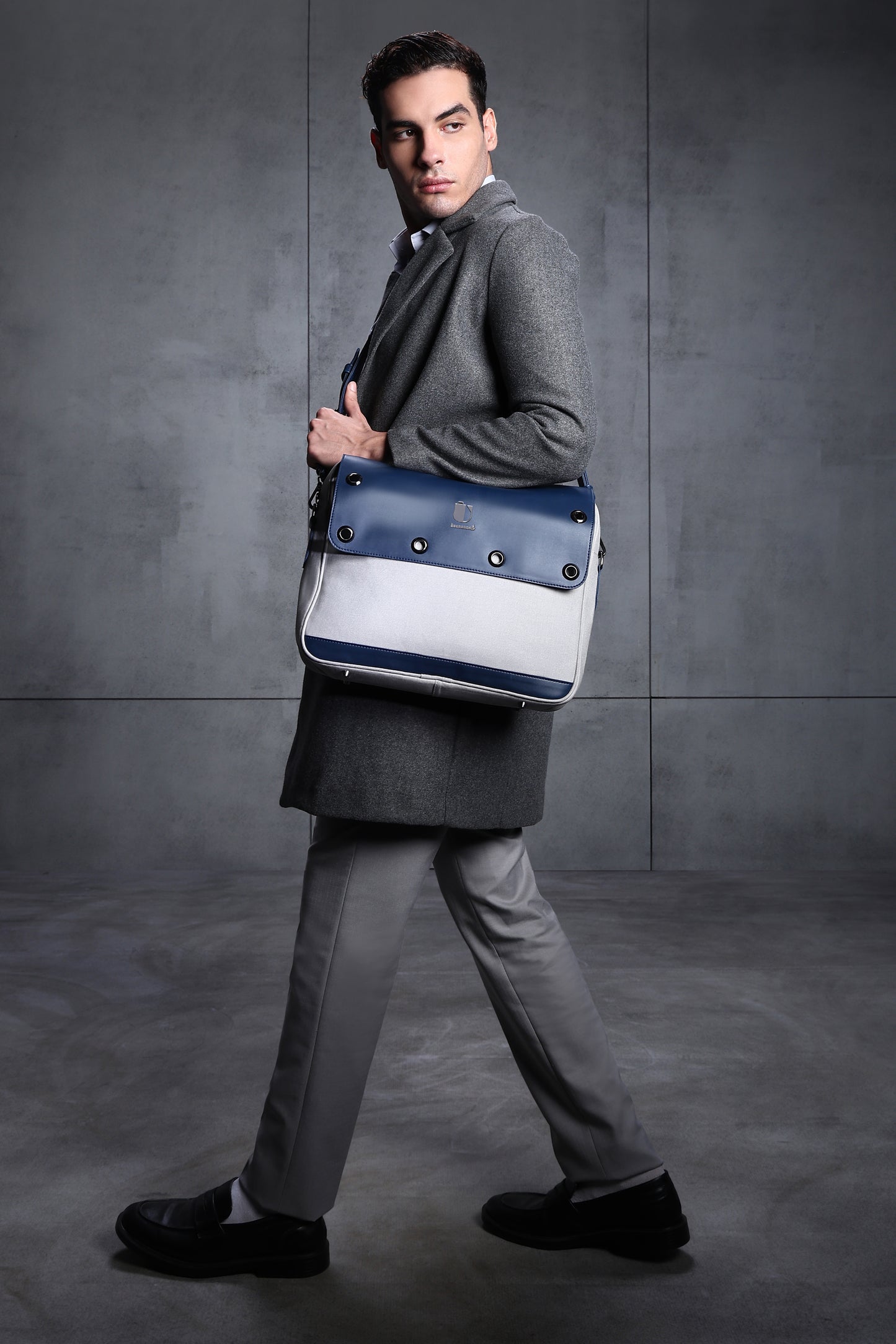 Insight Pack - Steel Gaze | Laptop Bag / Messenger Bag - Überpack